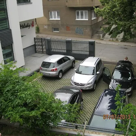 Apartment Melody *